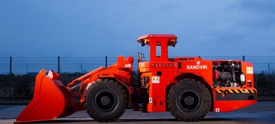 Sandvik LH202 robust underground loader